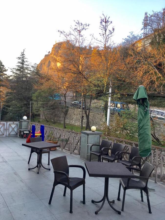Hotel Newland Chiatura Eksteriør billede
